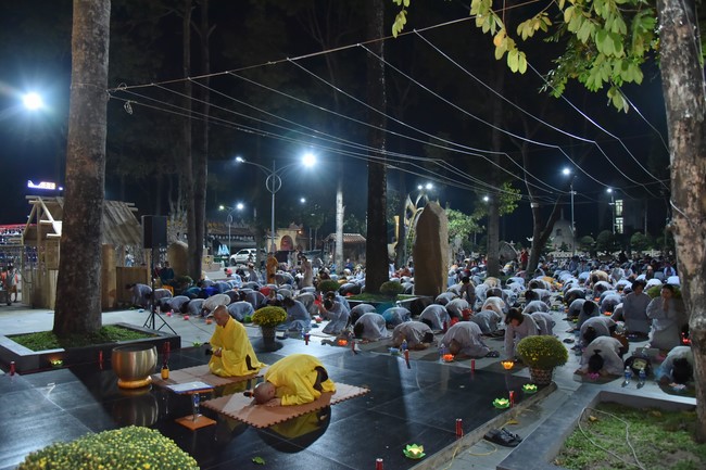 Khóa lễ sám hối nhân ngày Bồ Tát Tất Đạt Đa thành đạo