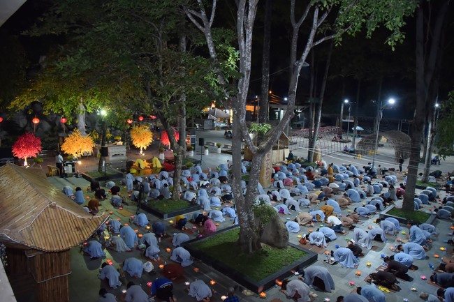 Khóa lễ sám hối nhân ngày Bồ Tát Tất Đạt Đa thành đạo