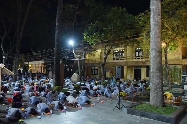 Khóa lễ sám hối nhân ngày Bồ Tát Tất Đạt Đa thành đạo