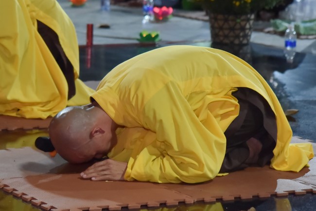 Khóa lễ sám hối nhân ngày Bồ Tát Tất Đạt Đa thành đạo