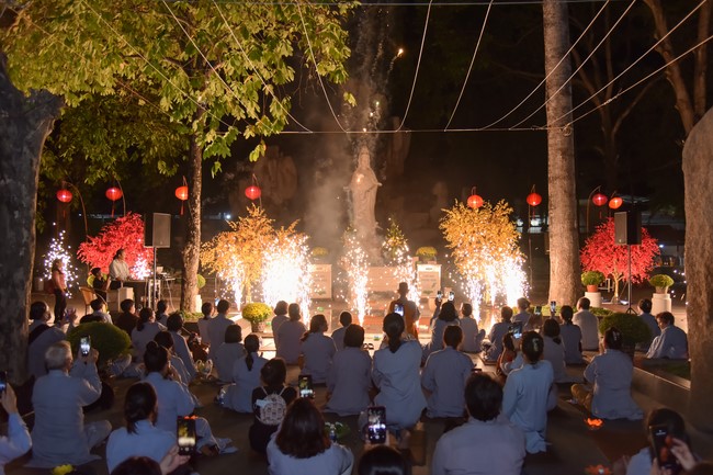 Khóa lễ sám hối nhân ngày Bồ Tát Tất Đạt Đa thành đạo