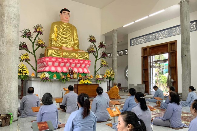 Chùa Hoằng Pháp Cambodia: Khóa tu niệm Phật một ngày