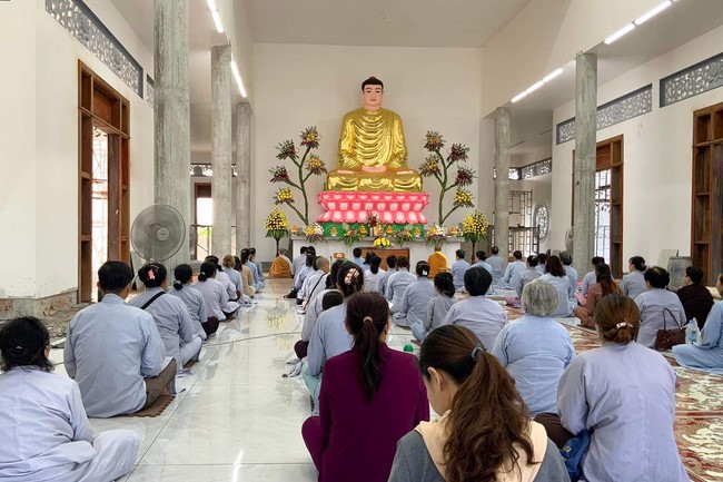 Chùa Hoằng Pháp Cambodia: Khóa tu niệm Phật một ngày