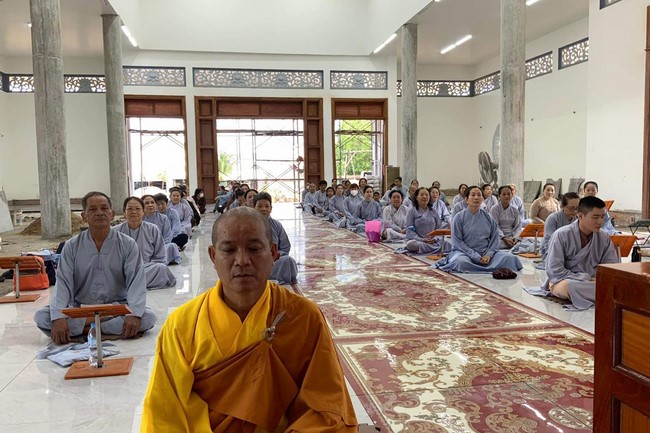 Chùa Hoằng Pháp Cambodia: Khóa tu niệm Phật một ngày