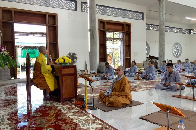 Chùa Hoằng Pháp Cambodia: Khóa tu niệm Phật một ngày