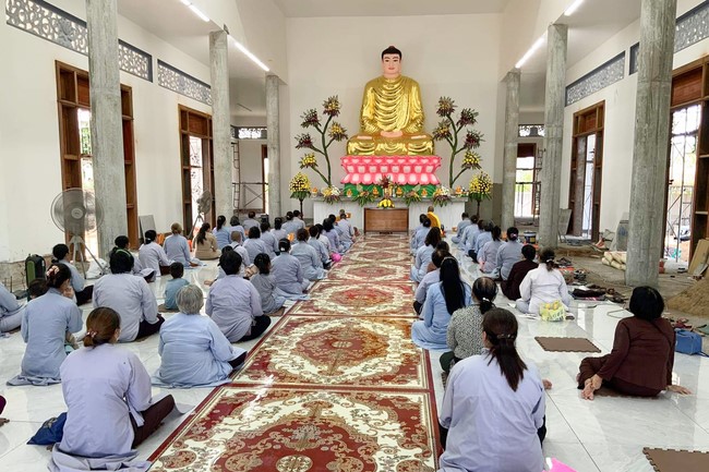 Chùa Hoằng Pháp Cambodia: Khóa tu niệm Phật một ngày