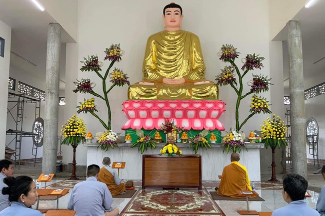 Chùa Hoằng Pháp Cambodia: Khóa tu niệm Phật một ngày