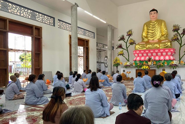 Chùa Hoằng Pháp Cambodia: Khóa tu niệm Phật một ngày