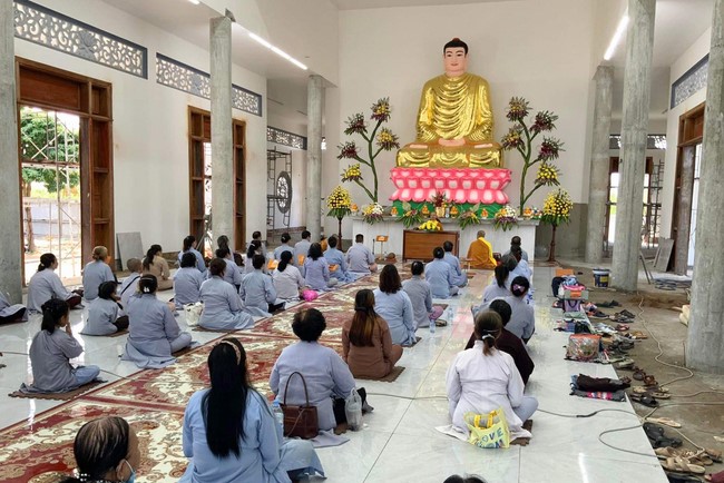 Chùa Hoằng Pháp Cambodia: Khóa tu niệm Phật một ngày