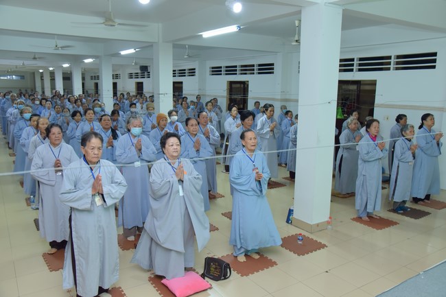Dharma talk Looking back at the Vietnamese Buddha recitation Sect over the years  in The 98 th Seven-day Retreat
