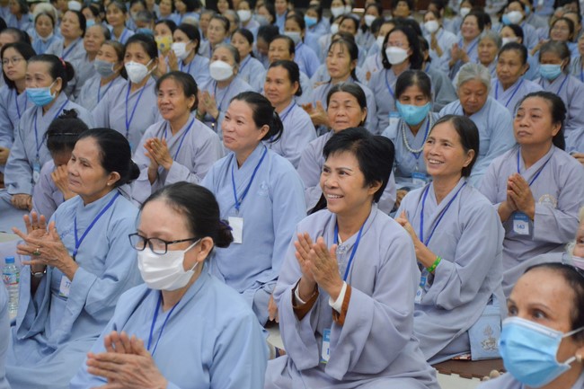 Dharma talk Looking back at the Vietnamese Buddha recitation Sect over the years  in The 98 th Seven-day Retreat