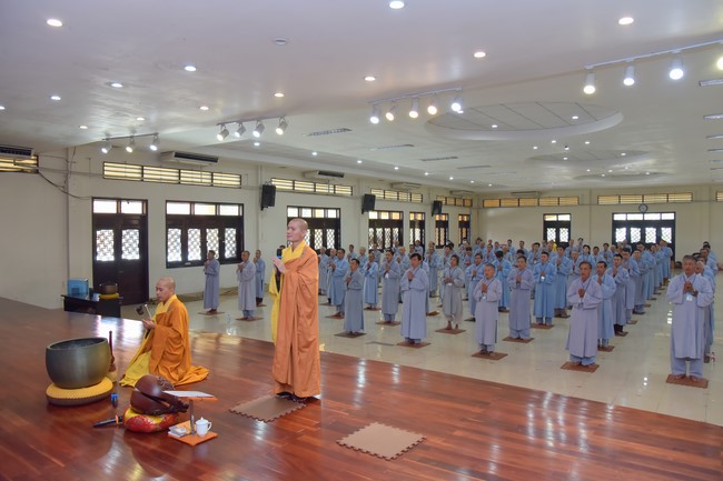 Dharma talk Looking back at the Vietnamese Buddha recitation Sect over the years  in The 98 th Seven-day Retreat