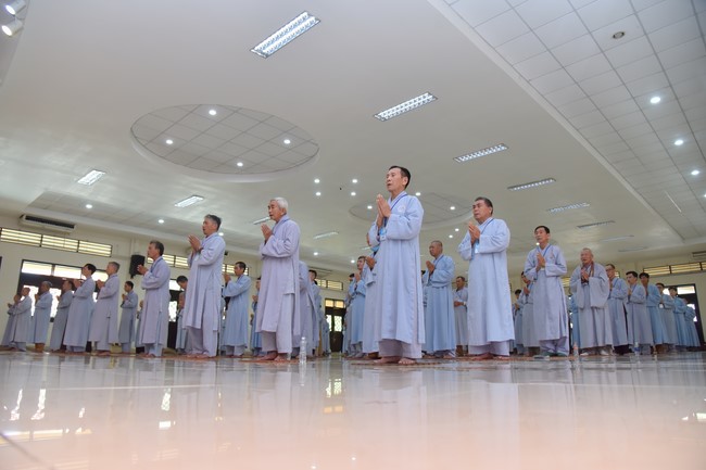 Dharma talk Looking back at the Vietnamese Buddha recitation Sect over the years  in The 98 th Seven-day Retreat