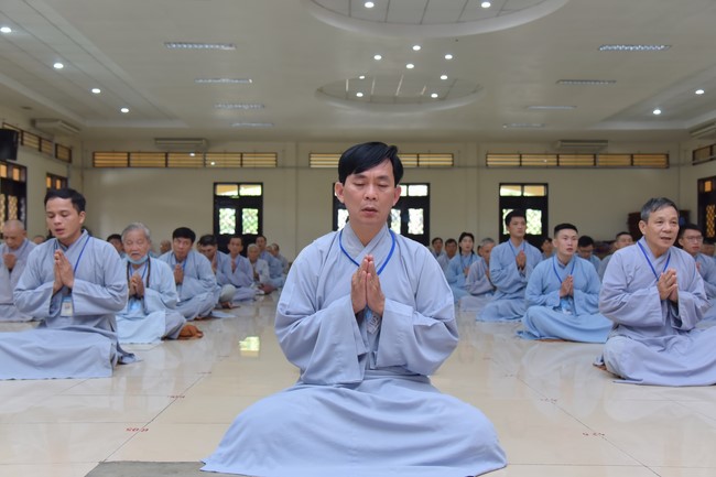 Dharma talk Looking back at the Vietnamese Buddha recitation Sect over the years  in The 98 th Seven-day Retreat