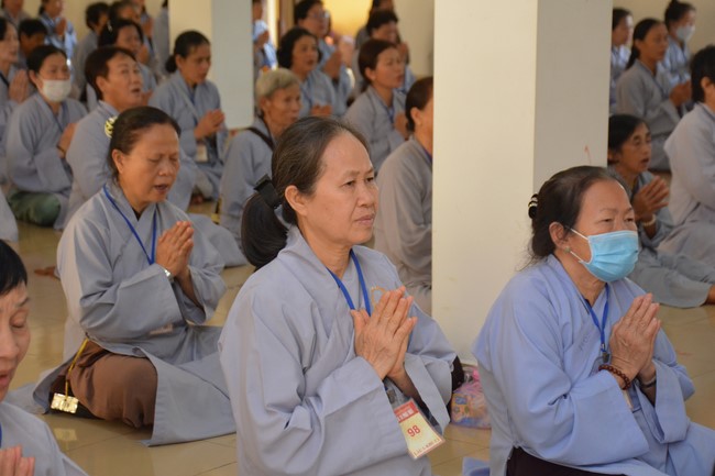 Dharma talk Looking back at the Vietnamese Buddha recitation Sect over the years  in The 98 th Seven-day Retreat