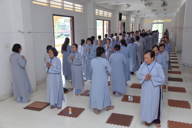 Dharma talk Looking back at the Vietnamese Buddha recitation Sect over the years  in The 98 th Seven-day Retreat