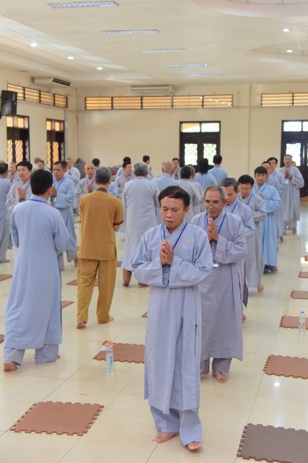 Dharma talk Looking back at the Vietnamese Buddha recitation Sect over the years  in The 98 th Seven-day Retreat