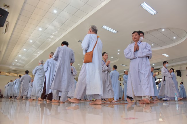 Dharma talk Looking back at the Vietnamese Buddha recitation Sect over the years  in The 98 th Seven-day Retreat