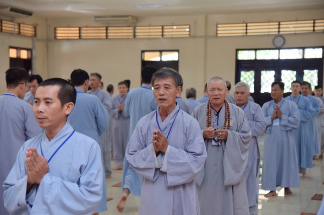 Dharma talk Looking back at the Vietnamese Buddha recitation Sect over the years  in The 98 th Seven-day Retreat