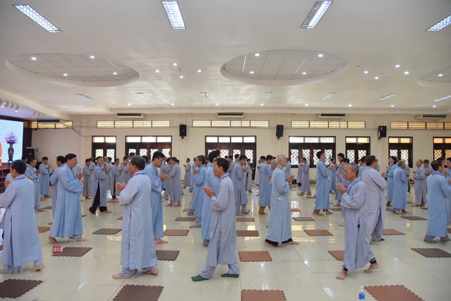 Dharma talk Looking back at the Vietnamese Buddha recitation Sect over the years  in The 98 th Seven-day Retreat