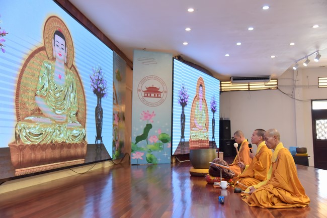 Dharma talk Looking back at the Vietnamese Buddha recitation Sect over the years  in The 98 th Seven-day Retreat
