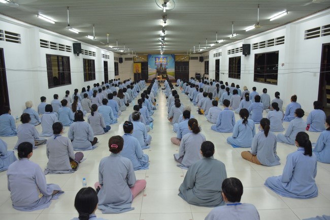 Dharma talk Looking back at the Vietnamese Buddha recitation Sect over the years  in The 98 th Seven-day Retreat