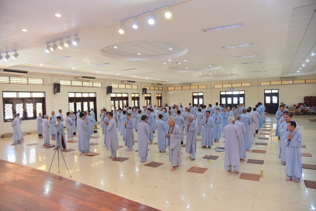 Dharma talk Looking back at the Vietnamese Buddha recitation Sect over the years  in The 98 th Seven-day Retreat