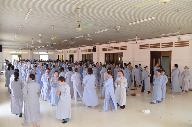Dharma talk Looking back at the Vietnamese Buddha recitation Sect over the years  in The 98 th Seven-day Retreat