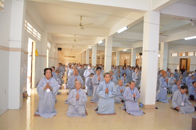 Dharma talk Looking back at the Vietnamese Buddha recitation Sect over the years  in The 98 th Seven-day Retreat
