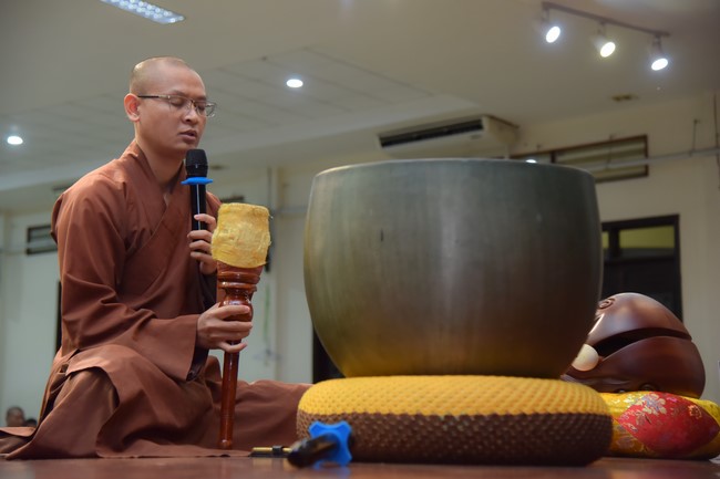 Dharma talk Looking back at the Vietnamese Buddha recitation Sect over the years  in The 98 th Seven-day Retreat