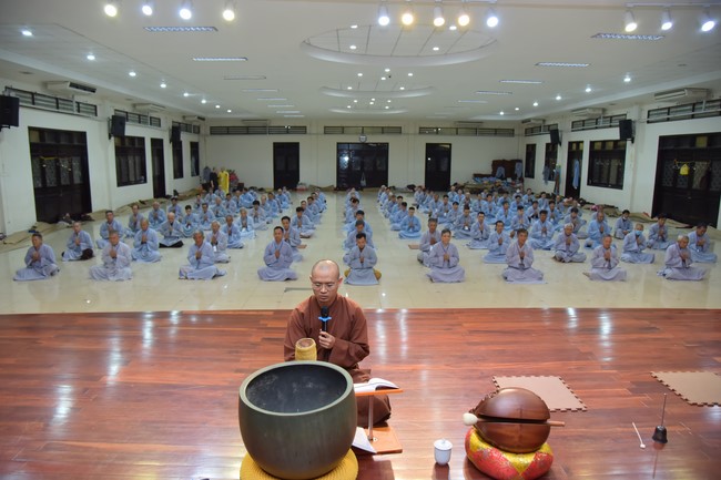 Dharma talk Looking back at the Vietnamese Buddha recitation Sect over the years  in The 98 th Seven-day Retreat