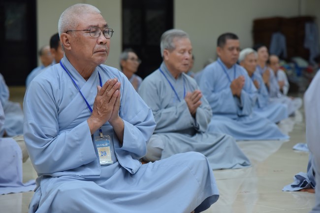 Dharma talk Looking back at the Vietnamese Buddha recitation Sect over the years  in The 98 th Seven-day Retreat