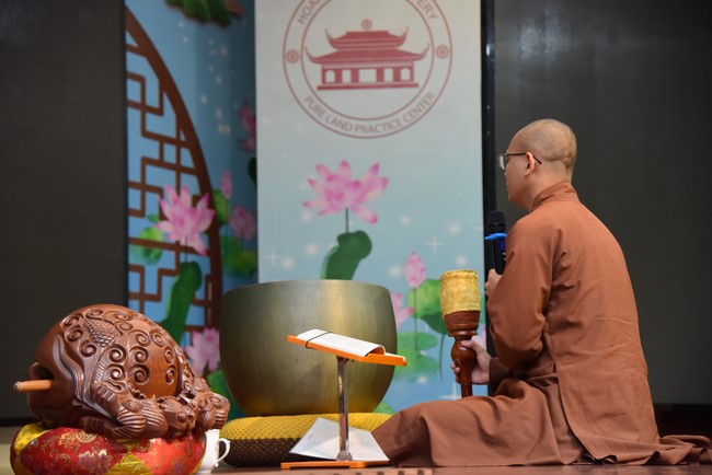 Dharma talk Looking back at the Vietnamese Buddha recitation Sect over the years  in The 98 th Seven-day Retreat