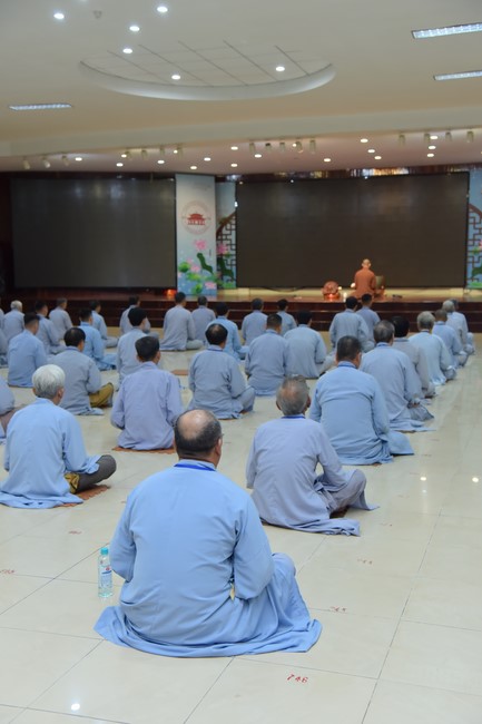 Dharma talk Looking back at the Vietnamese Buddha recitation Sect over the years  in The 98 th Seven-day Retreat