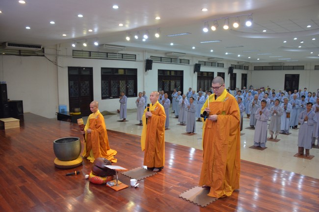 Dharma talk Looking back at the Vietnamese Buddha recitation Sect over the years  in The 98 th Seven-day Retreat