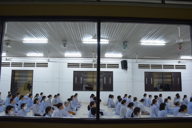 Dharma talk Looking back at the Vietnamese Buddha recitation Sect over the years  in The 98 th Seven-day Retreat