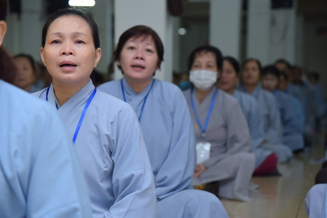 Dharma talk Looking back at the Vietnamese Buddha recitation Sect over the years  in The 98 th Seven-day Retreat