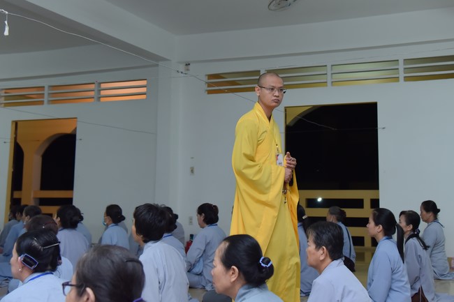 Dharma talk Looking back at the Vietnamese Buddha recitation Sect over the years  in The 98 th Seven-day Retreat