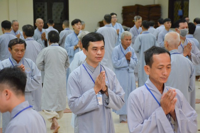 Dharma talk Looking back at the Vietnamese Buddha recitation Sect over the years  in The 98 th Seven-day Retreat