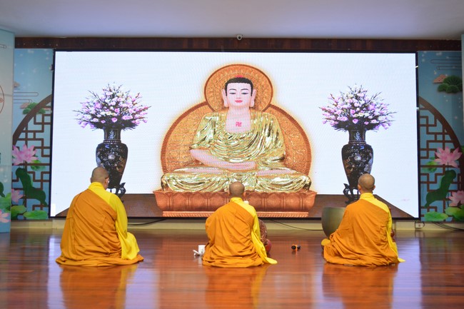Dharma talk Looking back at the Vietnamese Buddha recitation Sect over the years  in The 98 th Seven-day Retreat