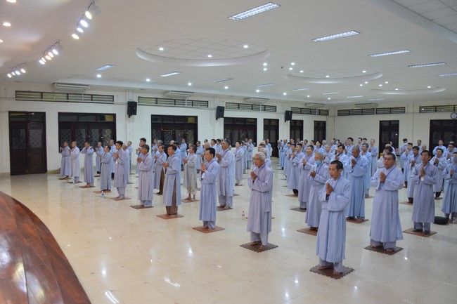 Dharma talk Looking back at the Vietnamese Buddha recitation Sect over the years  in The 98 th Seven-day Retreat