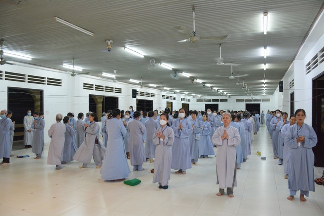 Dharma talk Looking back at the Vietnamese Buddha recitation Sect over the years  in The 98 th Seven-day Retreat