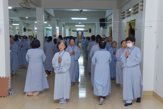 Dharma talk Looking back at the Vietnamese Buddha recitation Sect over the years  in The 98 th Seven-day Retreat