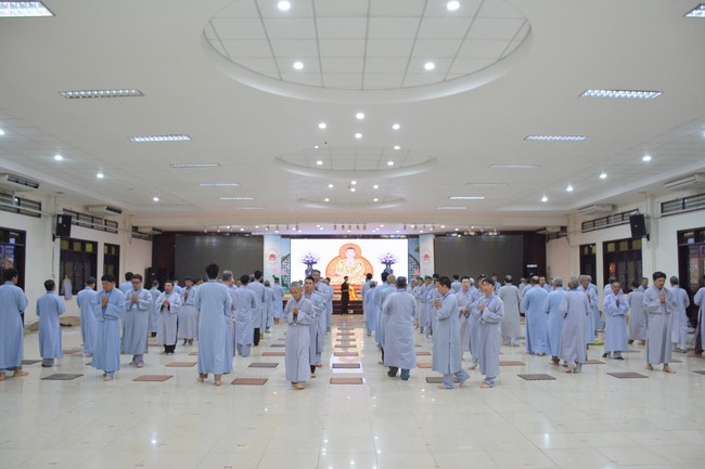 Dharma talk Looking back at the Vietnamese Buddha recitation Sect over the years  in The 98 th Seven-day Retreat