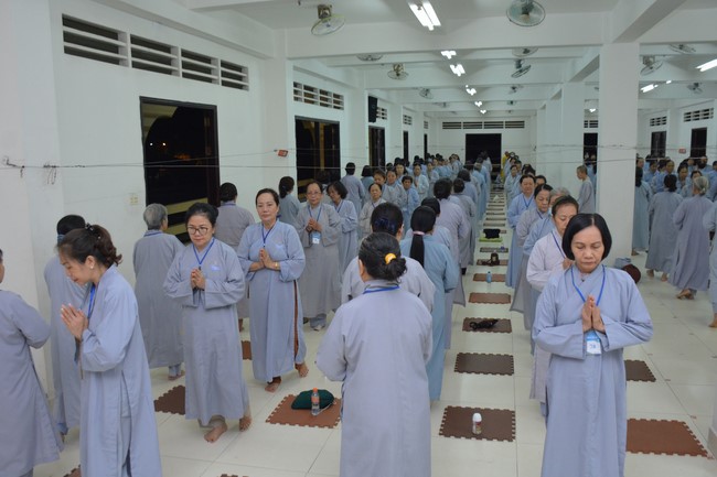 Dharma talk Looking back at the Vietnamese Buddha recitation Sect over the years  in The 98 th Seven-day Retreat
