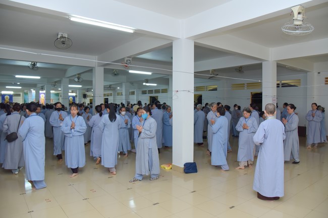 Dharma talk Looking back at the Vietnamese Buddha recitation Sect over the years  in The 98 th Seven-day Retreat