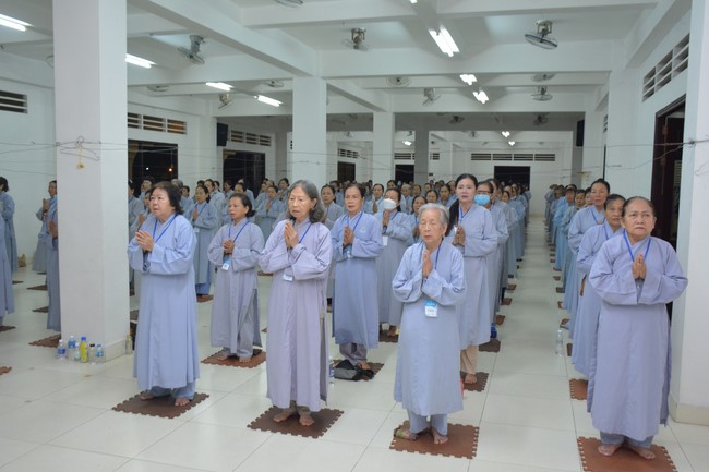 Dharma talk Looking back at the Vietnamese Buddha recitation Sect over the years  in The 98 th Seven-day Retreat