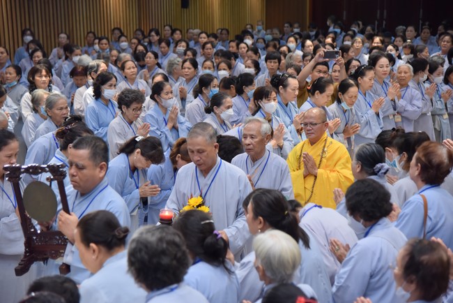 Dharma talk Looking back at the Vietnamese Buddha recitation Sect over the years  in The 98 th Seven-day Retreat