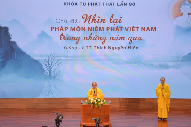 Dharma talk Looking back at the Vietnamese Buddha recitation Sect over the years  in The 98 th Seven-day Retreat