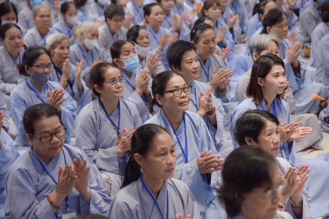 Dharma talk Looking back at the Vietnamese Buddha recitation Sect over the years  in The 98 th Seven-day Retreat